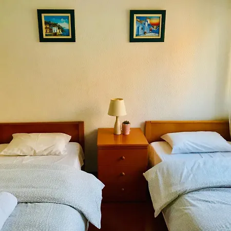 Tsimintia Apt 38 لارنكا
