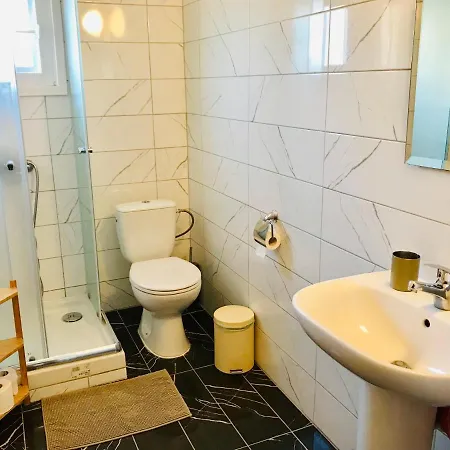 Tsimintia Apt 38 لارنكا